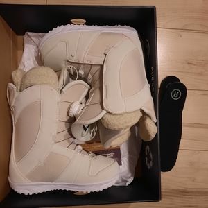 RIDE snowboarding boots, size 6